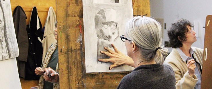 A student in a portraiture class